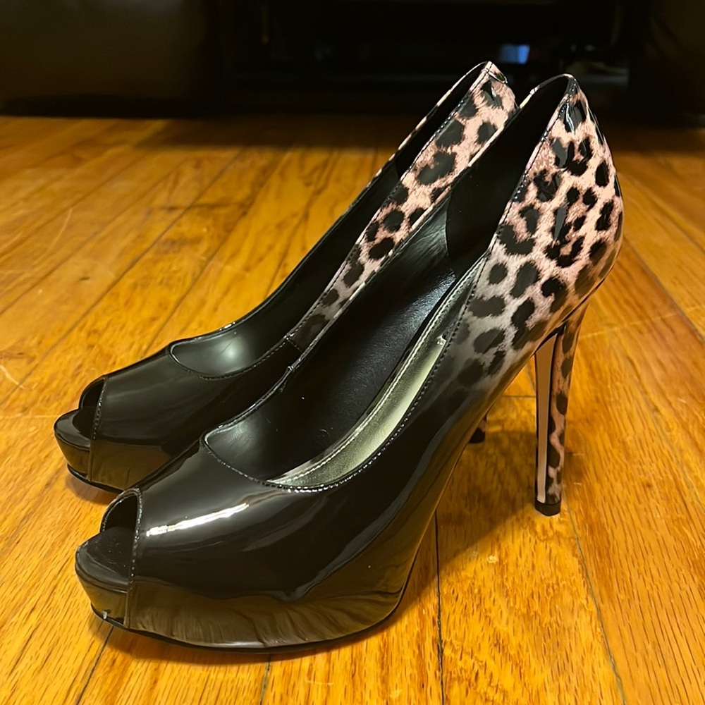 Gorgeous Cheetah & Black Peep Toe Heels 😍💕😍💕